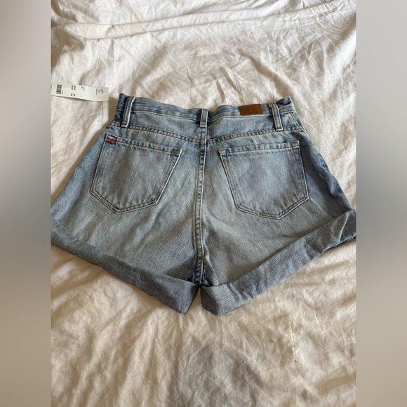 BDG NWT Urban Outfitters high rise Mom Jean shorts indigo denim - Picture 10 of 13